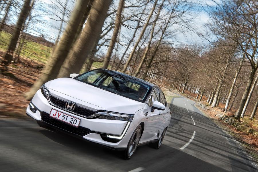  Honda Clarity Fuel Cell 2016 года  (WW) (фото 20 из 38)